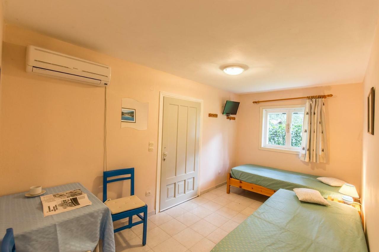 Ormos Drepanou Apartments ลิเกีย ภายนอก รูปภาพ